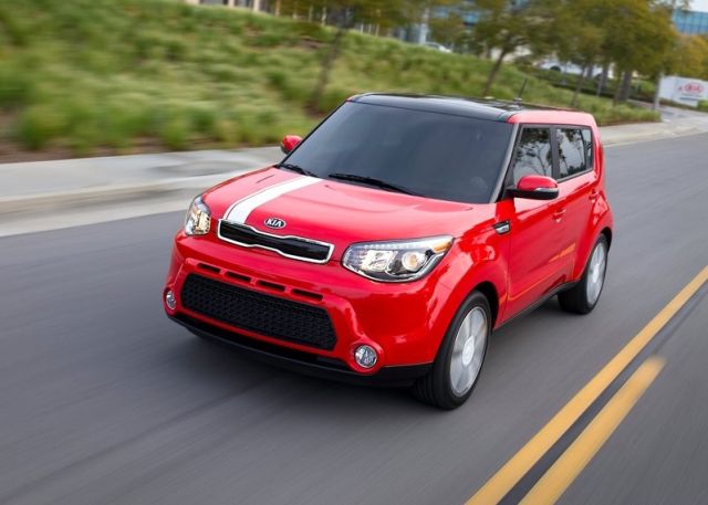 2014_KIA_SOUL_front_red_pic-1