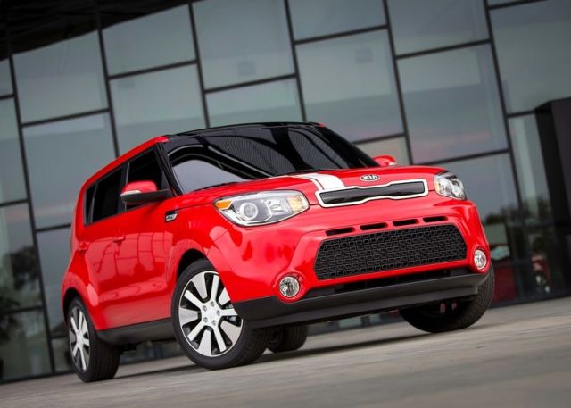 2014_KIA_SOUL_front_red_pic-3