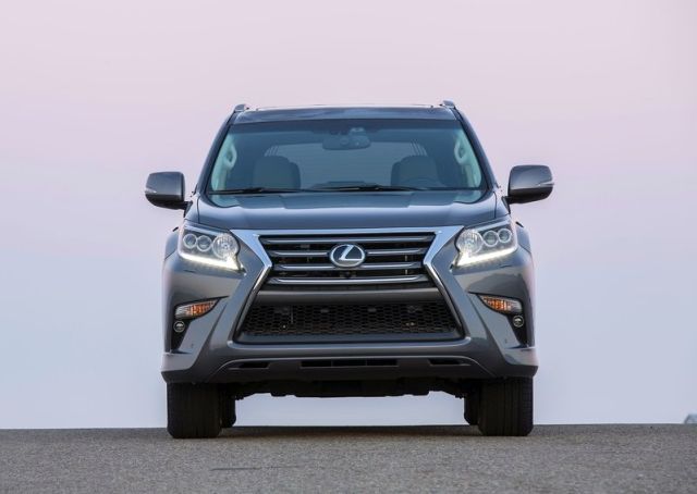 2014_LEXUS_GX_460_front_pic-2