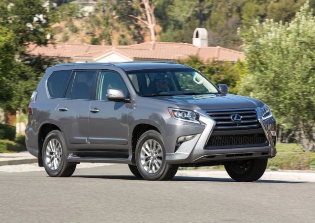 2014_LEXUS_GX_460_front_pic-4