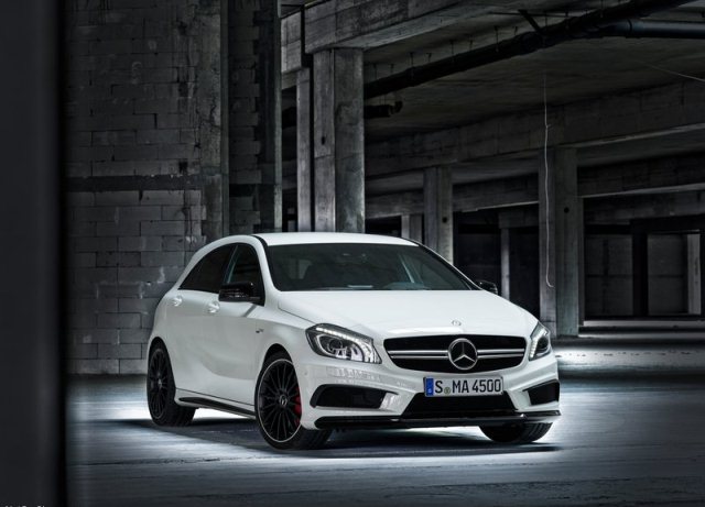 2014_MERCEDES_A45_AMG_White_pic-5