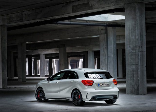 2014_MERCEDES_A45_AMG_White_pic-6