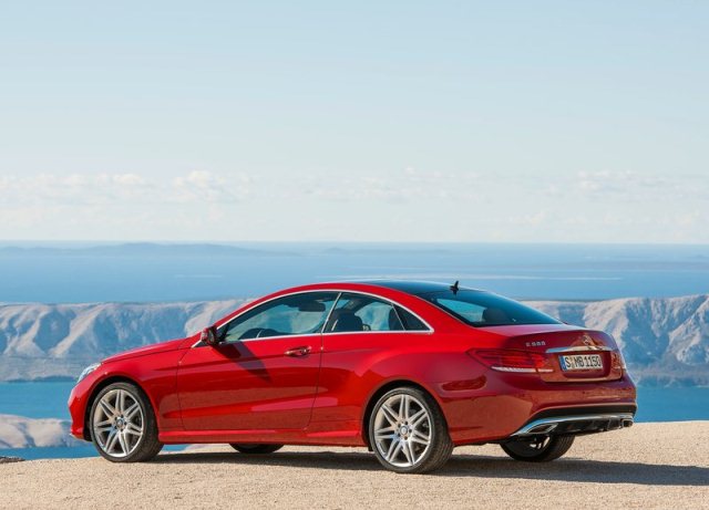 2014_MERCEDES_E_CLASS_Coupe_rear_pic-12