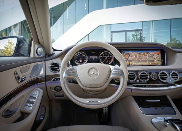 2014_MERCEDES_S65_AMG_steeringwheel_pic-5