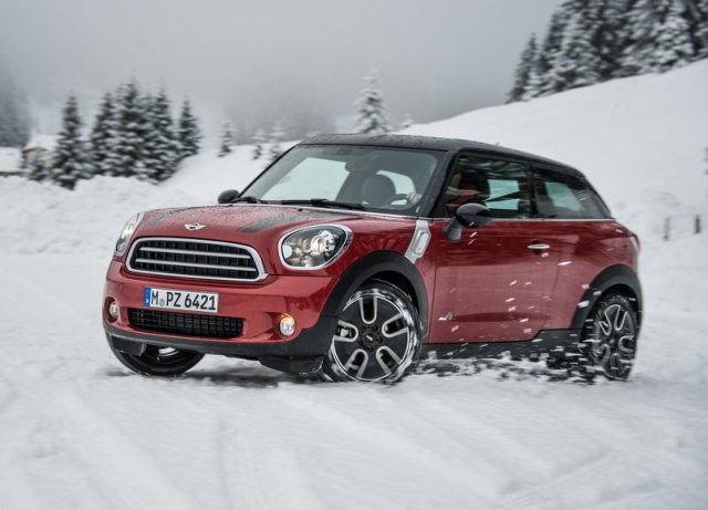 2014_MINI_PACEMAN_ALL4_front_pic-5