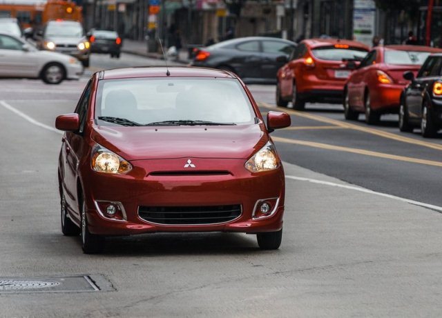 2014_MITSUBISHI_MIRAGE_front_pic-7