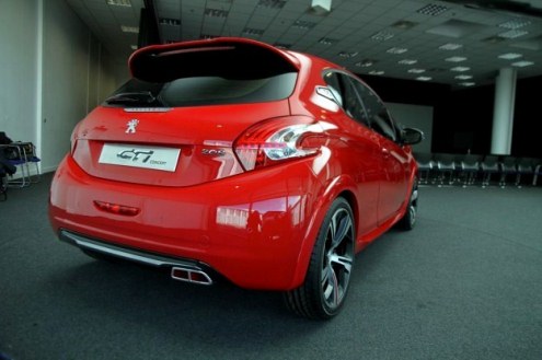 2015_PEUGEOT_208_GTI_rear_pic-1