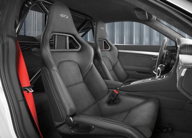 2014_Red_PORSCHE_911_GT3_Seats_pic-11