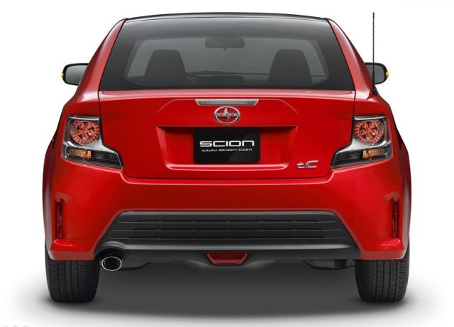 2014_SCION_tC_rear_pic-5