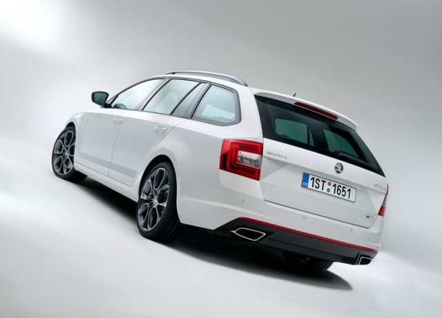 2014_SKODA_OCTAVIA_VRS_SW_rear_pic-5