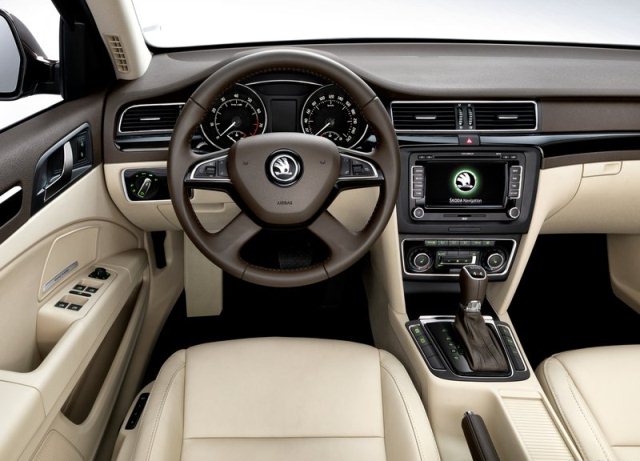 2014_SKODA_SUPERB_dashboard_interior_pic-5