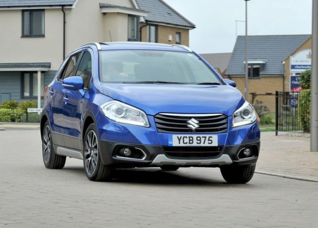 2014_SUZUKI_S-CROSS_SX-4_Front-pic-5