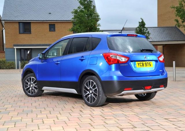 2014_SUZUKI_S-CROSS_SX-4_blue_rear-pic-12