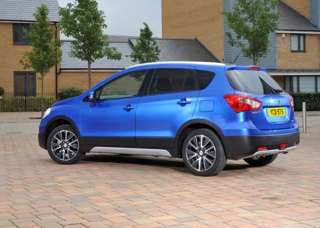 2014_SUZUKI_S-CROSS_SX-4_rear-pic-11