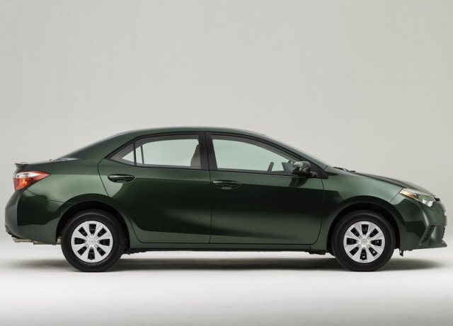 2014_TOYOTA_COROLLA_ green_pic-5