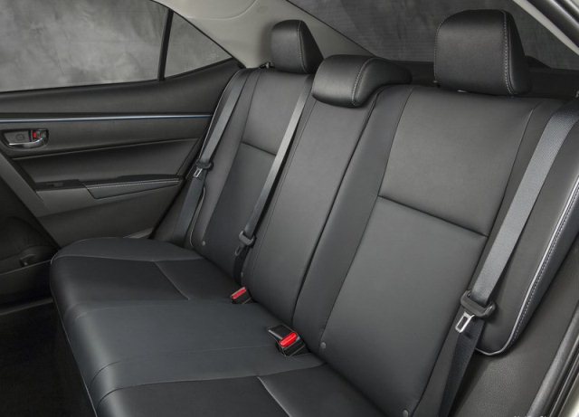 2014_TOYOTA_COROLLA_ interior_pic-10