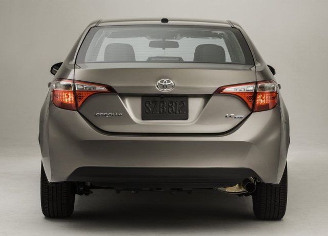 2014_TOYOTA_COROLLA_ rear_pic-4