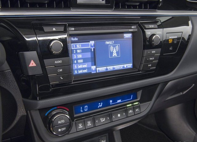 2014_TOYOTA_COROLLA_ stereo_pic-9