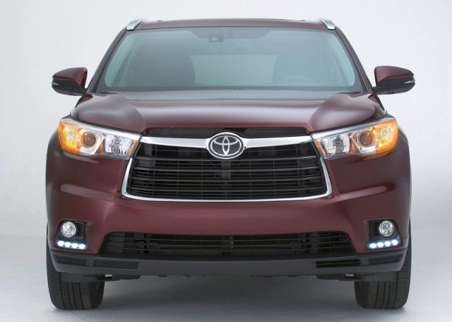 2014_TOYOTA_HIGHLANDER_front_pic-2