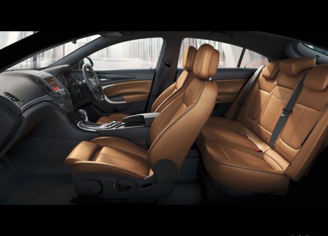 2014_VAUXHALL_INSIGNIA_Restyle_interior_pic-6