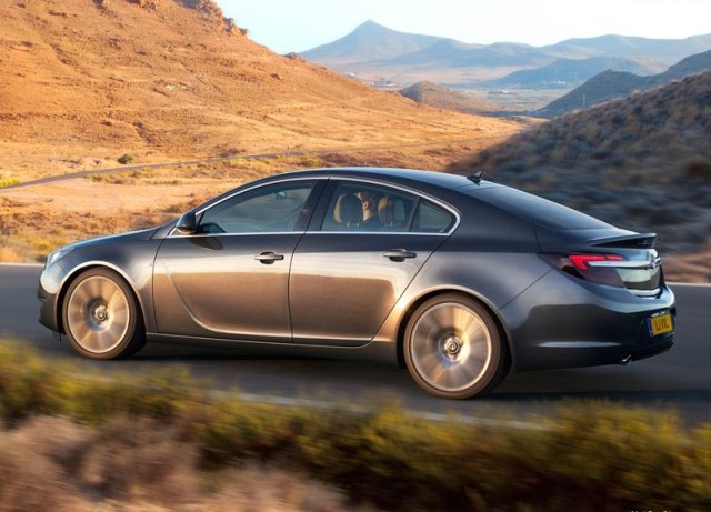 2014_VAUXHALL_INSIGNIA_Restyle_profile_pic-5