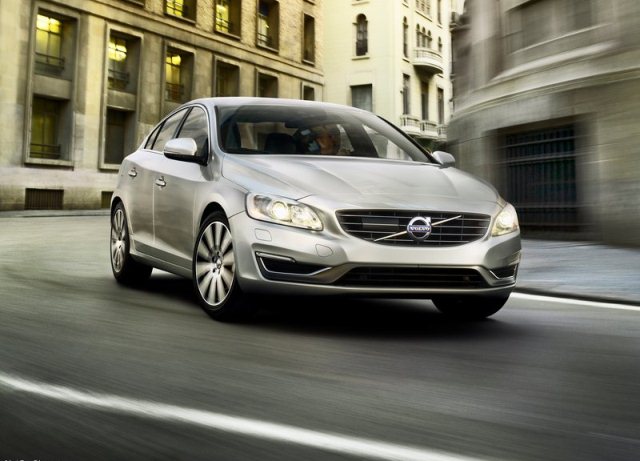 2014_VOLVO_S60_pic-4