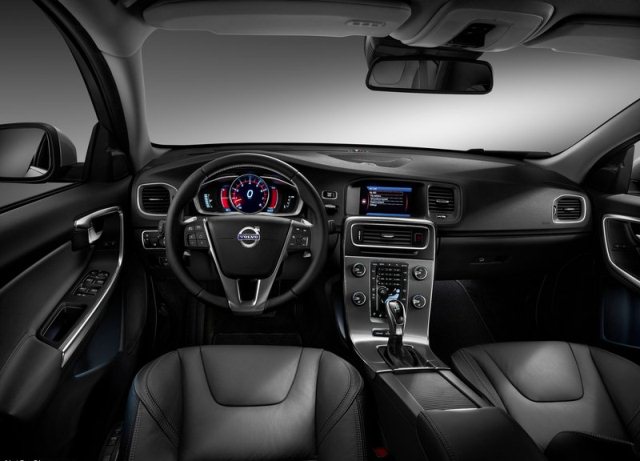 2014_VOLVO_S60_pic-8