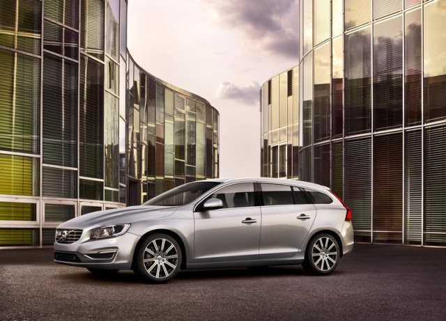 2014_VOLVO_V60_pic-6