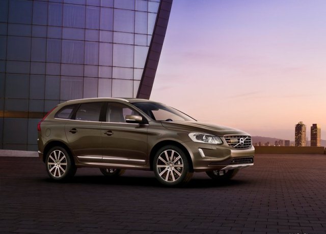 2014_VOLVO_XC60_front_pic-3