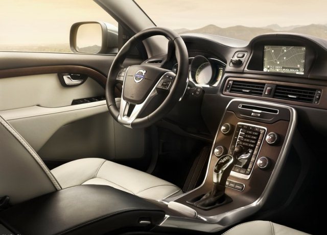 2014 VOLVO XC70