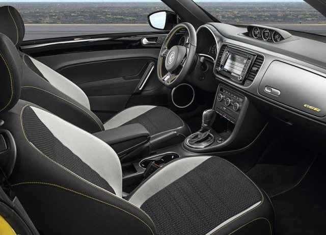 2014_VW_BEETLE_GSR_interior_pic-11
