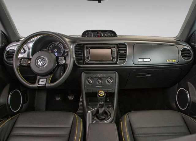 2014_VW_BEETLE_GSR_interior_pic-12