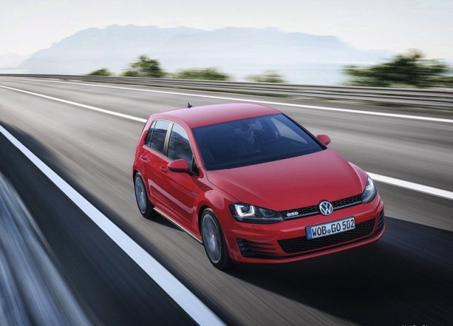 2014_VW_GOLF_GTD_front_pic-2