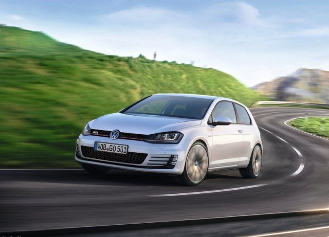 2014_VW_GOLF_GTI_front_pic-2