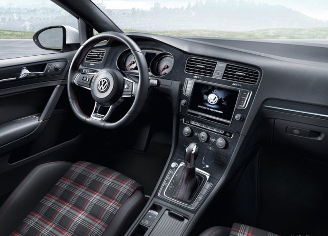 2014_VW_GOLF_GTI_interior_pic-5