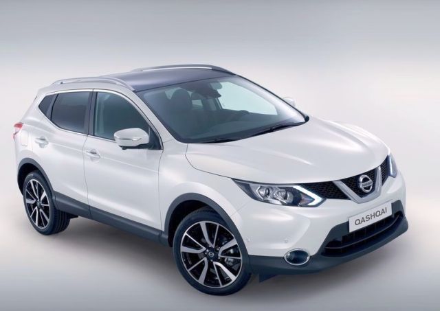 2014_White_NISSAN_QASHQAI_front_pic-3