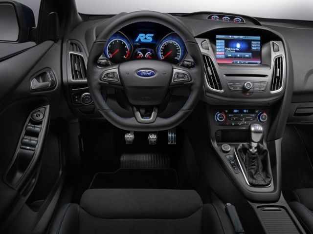 2016_FORD_FOCUS_RS_pic-5