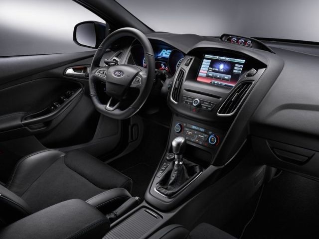 2016 FORD FOCUS RS