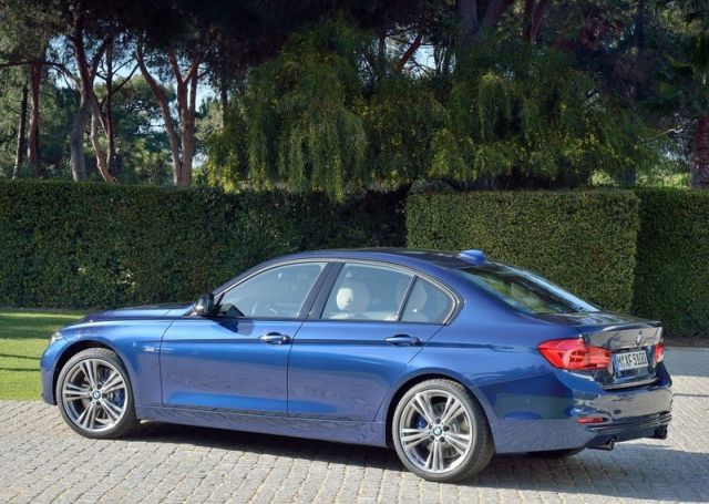 2016_BMW_3_SERIES_pic-9