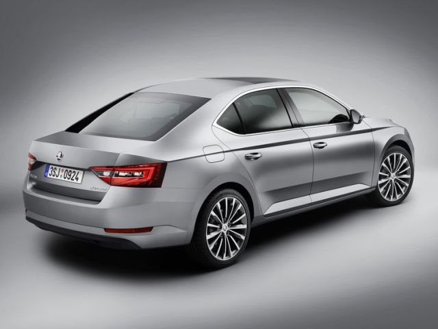 New SKODA SUBERB 2016