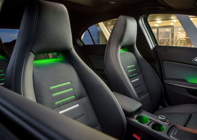2016_MERCEDES_A_CLASS_pic-11