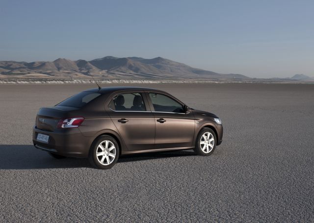 2016_PEUGEOT_301_pic-3