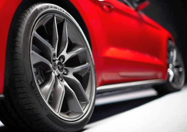 2016_FORD_MUSTANG_GT_wheels_pic_13