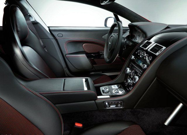 2015_ASTON_MARTIN_RAPIDE_S_interior_pic-11