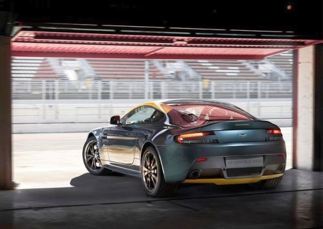 2015_ASTON_MARTIN_V8_VANTAGE_N430_rear_pic-4