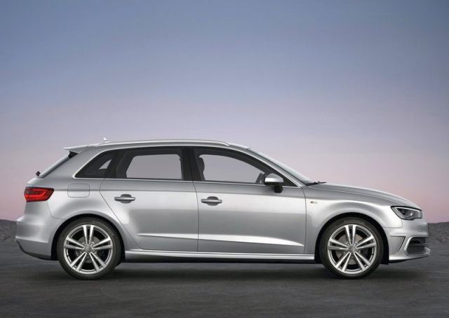 2015_AUDI_A3_S-line_profile_pic-2