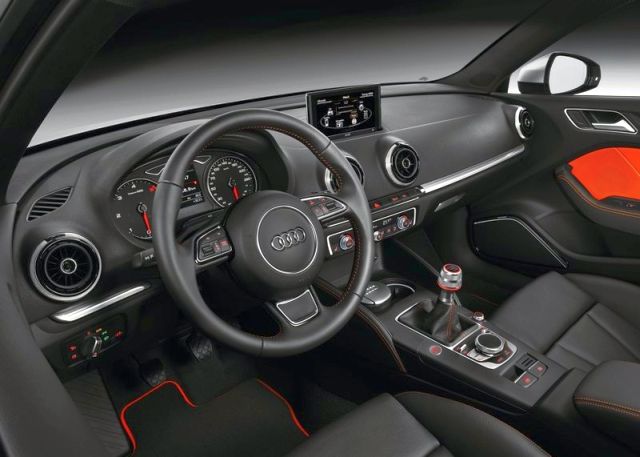 2015_AUDI_A3_S-line_steeringwheel_pic-17