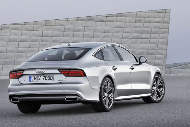 2015_AUDI_A7_SPORTBACK_rear_pic-2