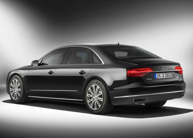 2015_AUDI_A8_L_SECURITY_rear_pic-4