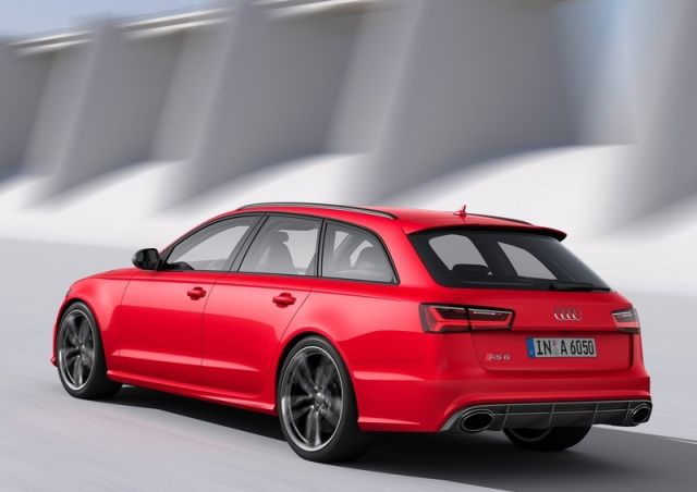 2015_AUDI_RS6_pic-5